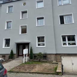 Zentrale Erdgeschosswohnung mit eigenem Garten und Garage – selten in der Lage.